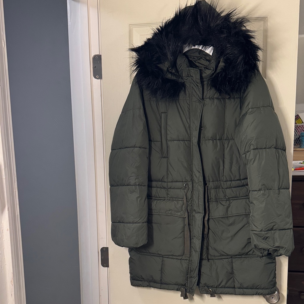American Eagle Outfitters Olive Puffer Jacket With Black Fur Hood